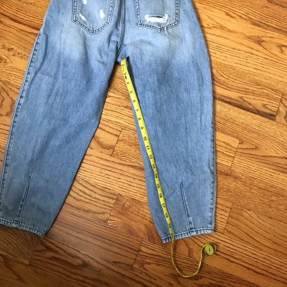 Hollister High Rise Balloon Jeans - Picture 9 of 9